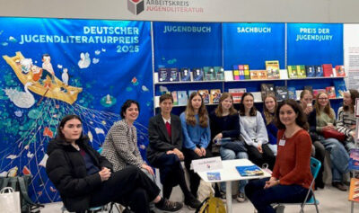 Die LesArtigen beim Stand des AKJ