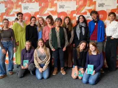 Begegnung der LesArtigen mit der Autorin Candy Gourlay beim ilb 2025.